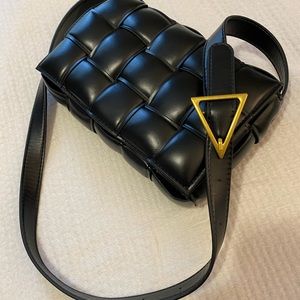 Looks like a Bottega Veneta. Never used